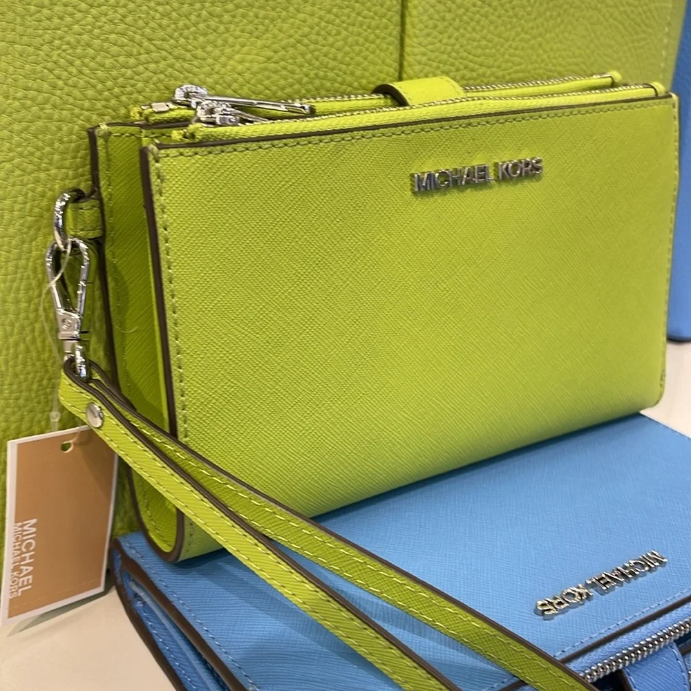 MICHAEL KORS LG DOUBLE ZIP WRISTLET Wallet Phone Case Holder Lime NWT